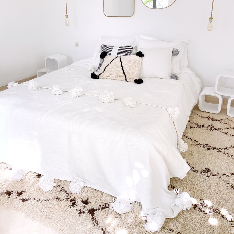 モロッコ直輸入　ポンポンブランケット　綿100% モロッコ キャットサイズポンポンブランケット – iamacatjp