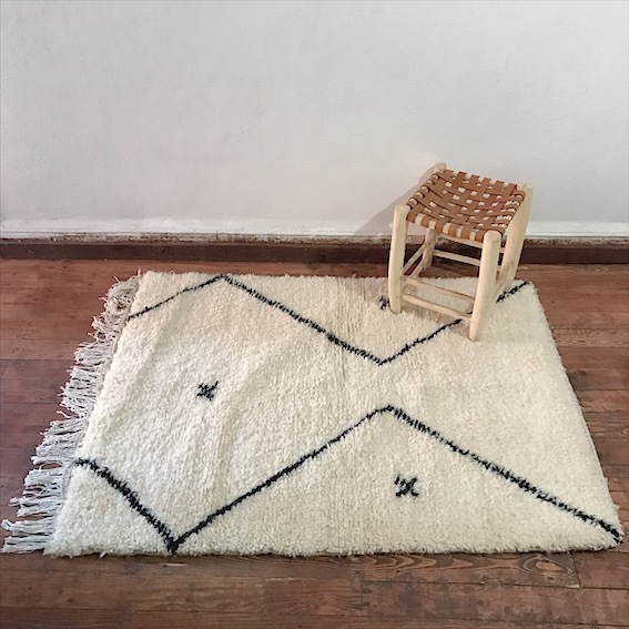 Morocco beniouarain rug モロッコ ベニワレン 見出さ ラグ絨毯