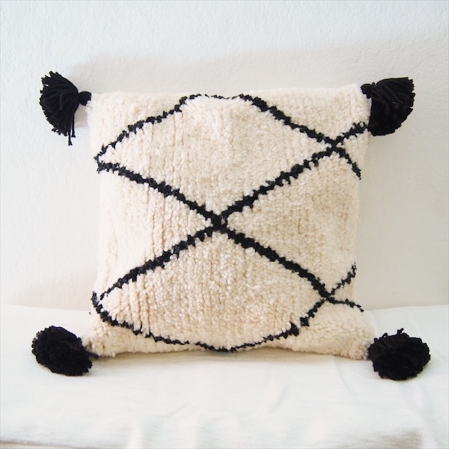 新品未使用！ベニワレンクッションカバー ベニワレンクッションカバー・横長（48cm x 30cm）A | サロン用家具